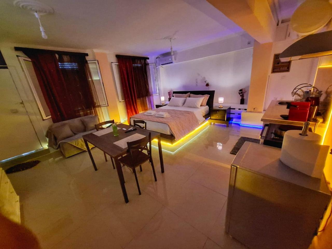 Acropolis Echoes Apartment เอเธนส์ ภายนอก รูปภาพ