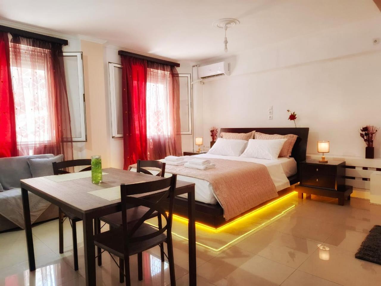 Acropolis Echoes Apartment เอเธนส์ ภายนอก รูปภาพ