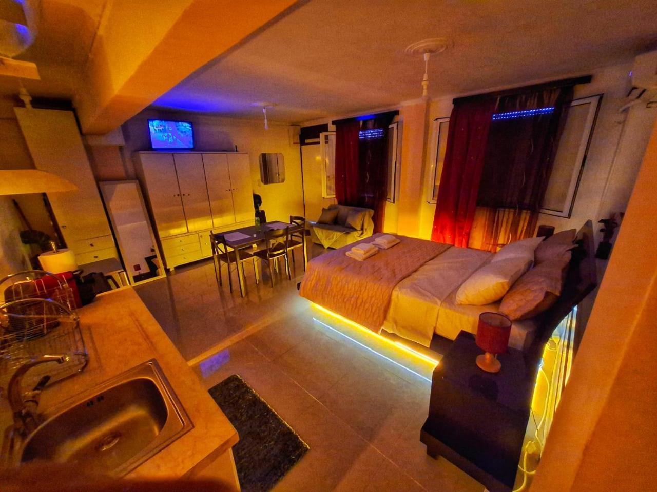 Acropolis Echoes Apartment เอเธนส์ ภายนอก รูปภาพ