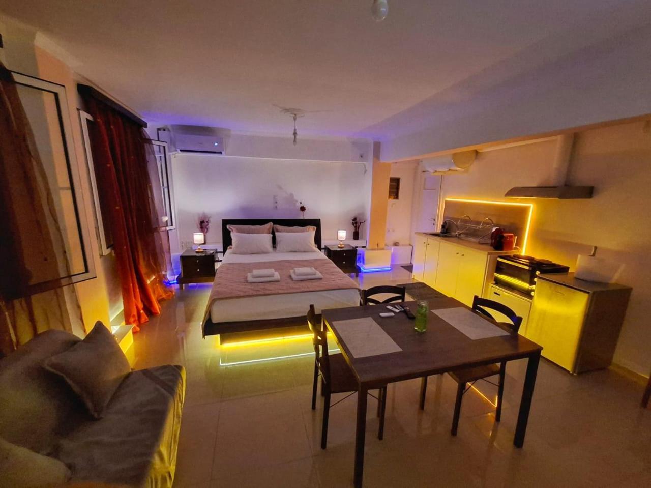 Acropolis Echoes Apartment เอเธนส์ ภายนอก รูปภาพ